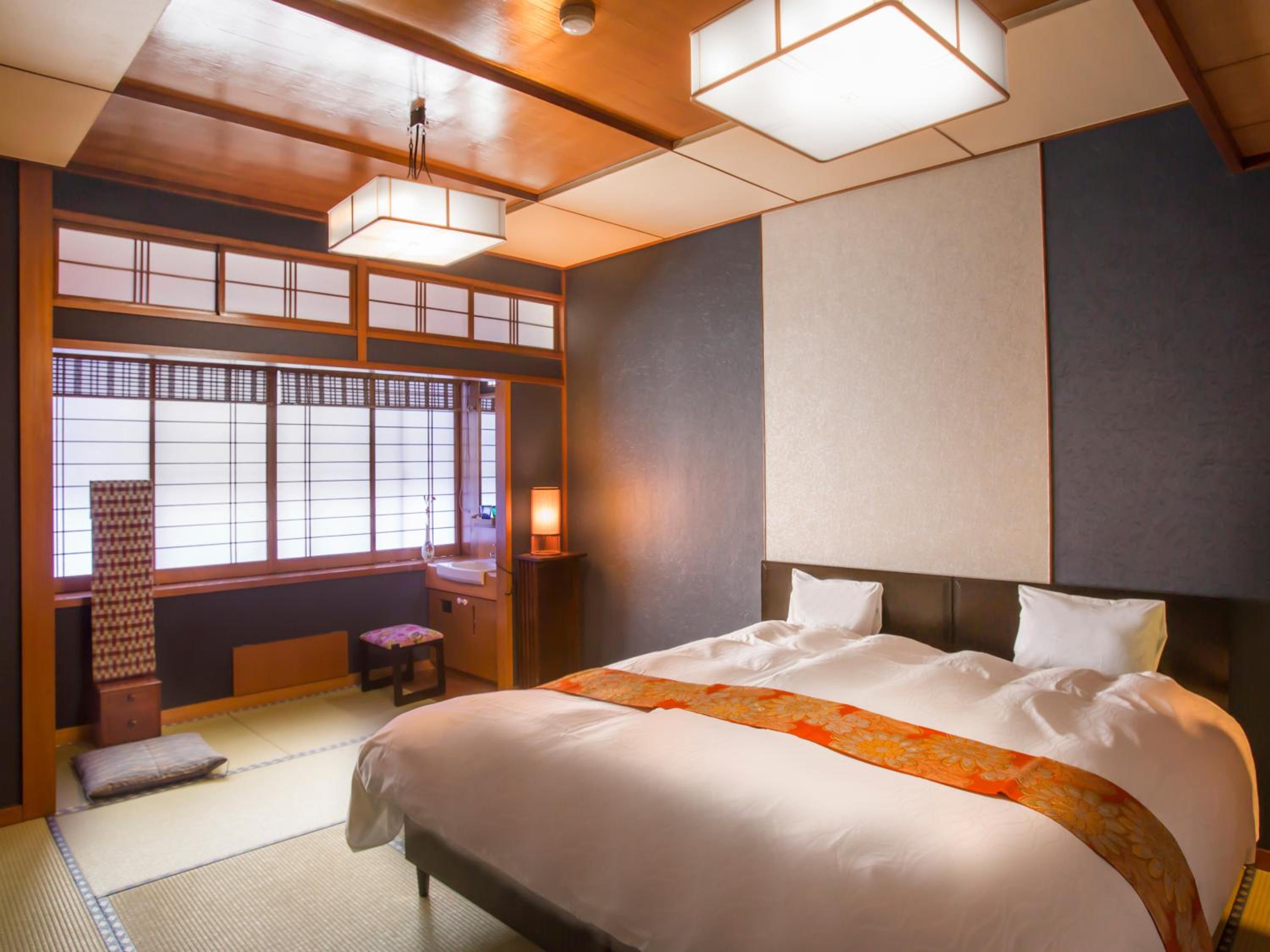 Room, Twin Beds