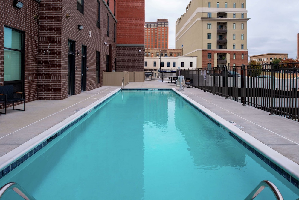 Hampton Inn And Suites Winston Salem Downtown 3/53