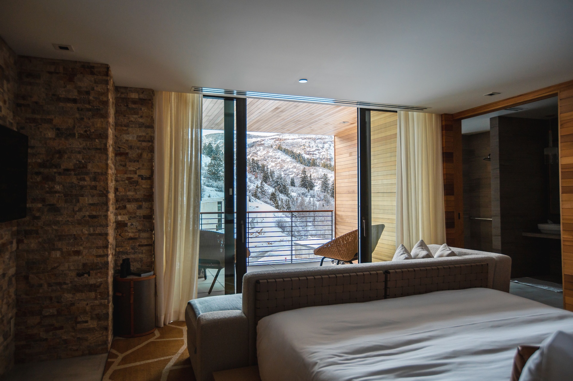 Sky, King Bed, Accessible
