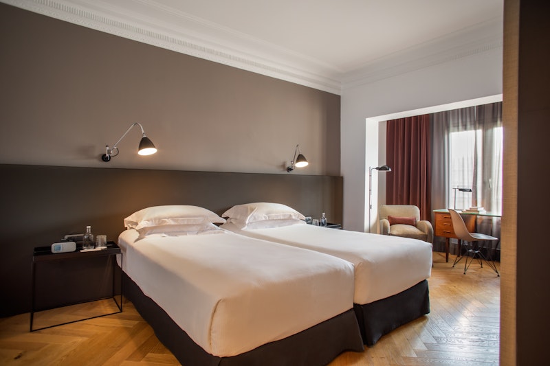 Alexandra Barcelona Hotel Curio Collection By Hilton 6/90