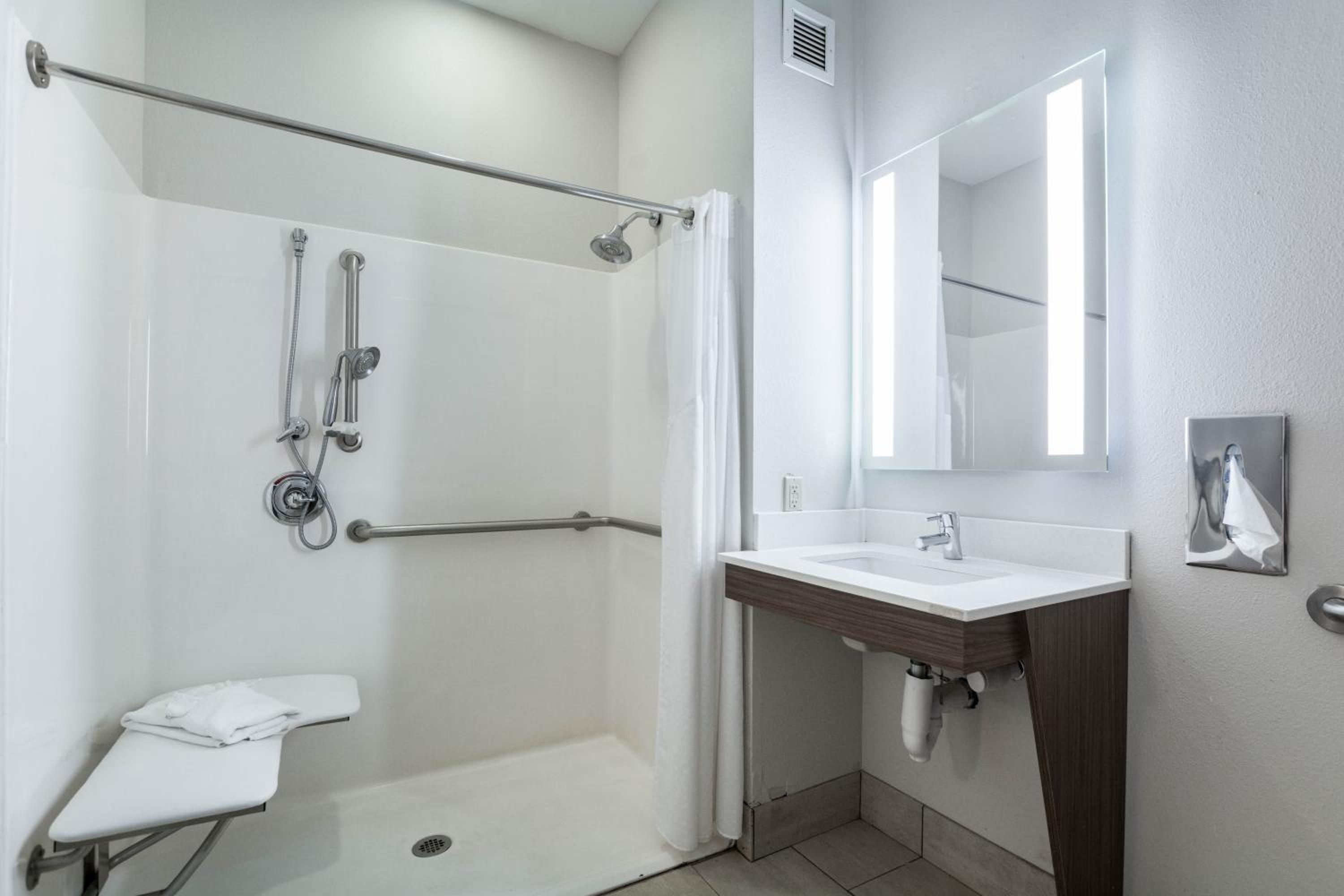 Room, Twin Beds, Accessible