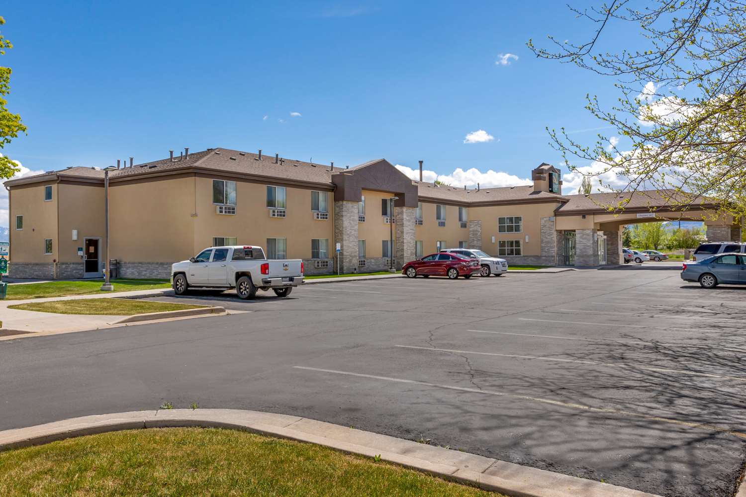 Quality Inn Logan near University 22/24