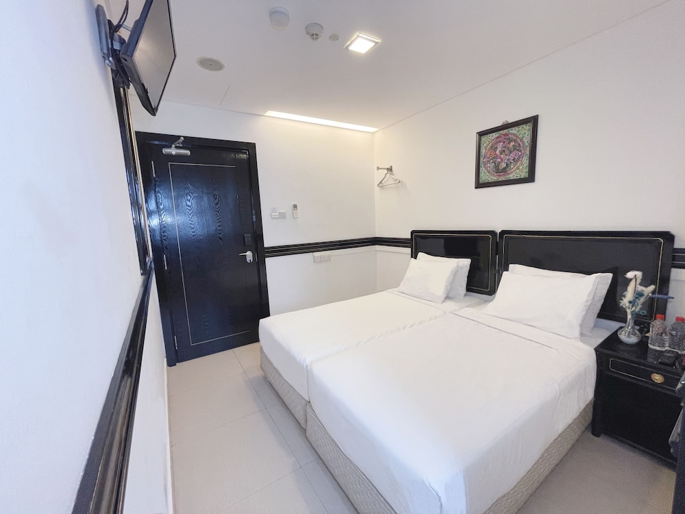 The Snooze Hotel Marine Parade (Ex Le Peranakan Hotel) 8/40