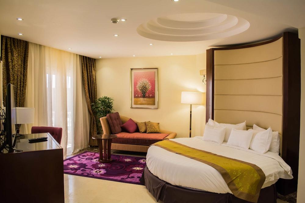 Honeymoon, Suite, Pool and Sea View