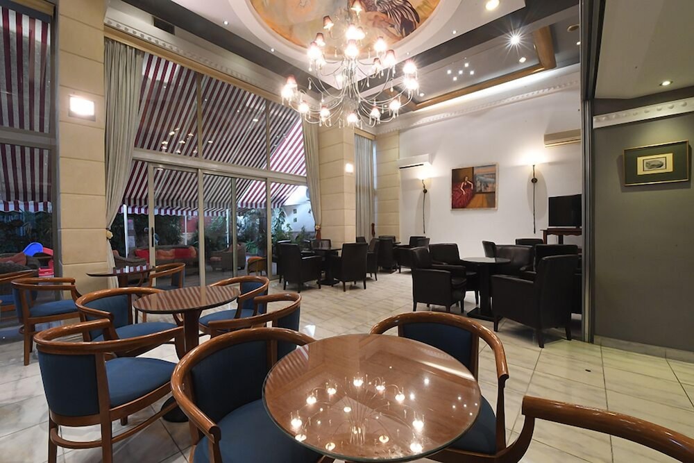 Ephira Hotel 43/56