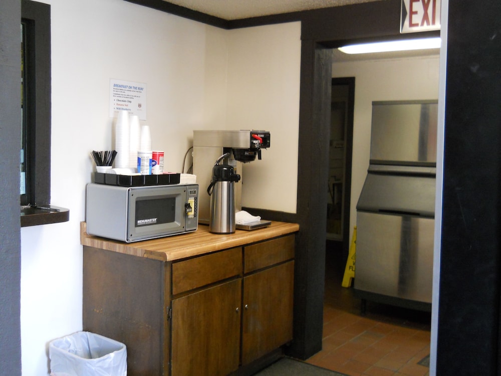 Value Inn Milwaukee South 8/47
