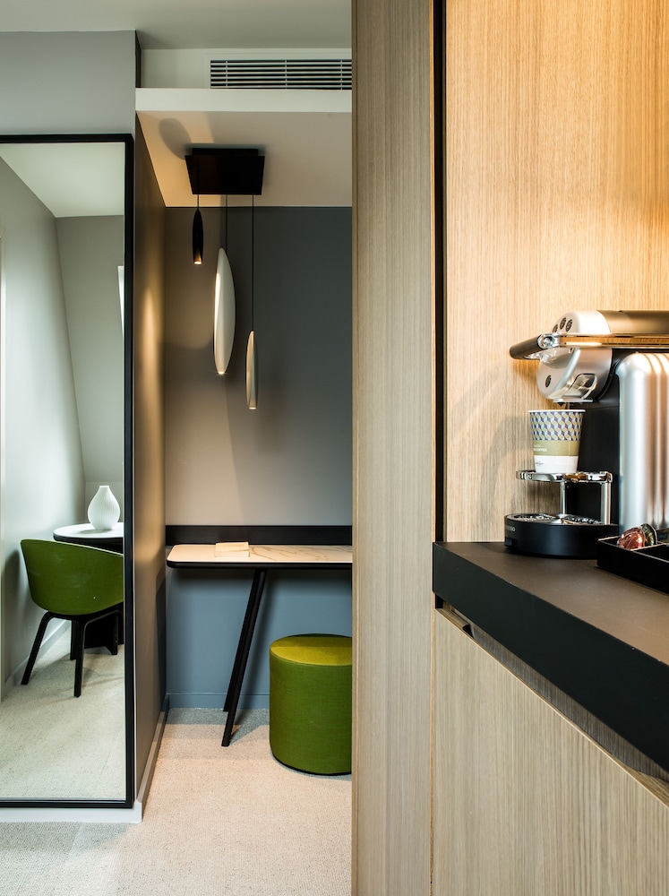 Mercure Paris 17 Batignolles 6/71