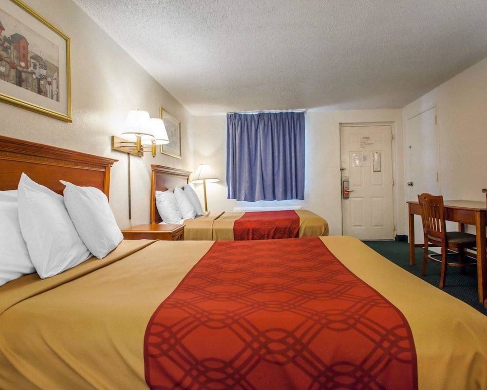 Econo Lodge Somers Point 9/23