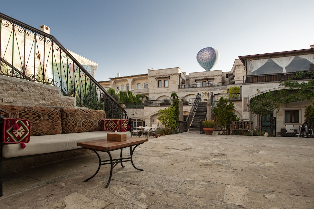 Ottoman Cave Suites 68/77