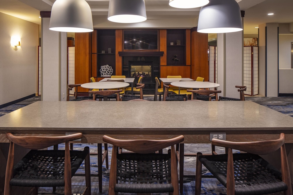 Fairfield Inn Suites By Marriott Venice 8/40