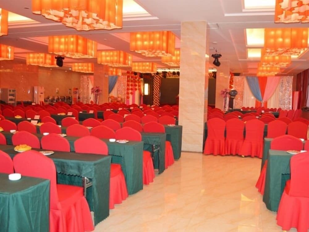 GreenTree Inn Anhui HeFei FeiDong County GuiWang Road LuZhou Medical School Business Hotel 37/50
