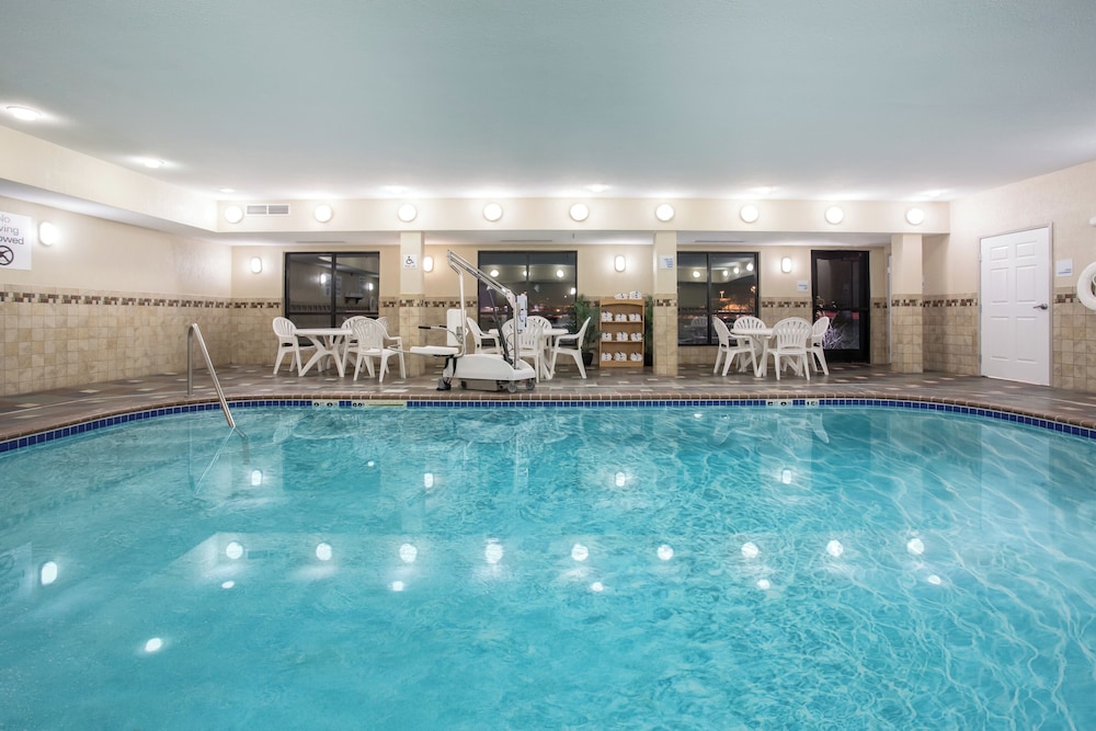 Holiday Inn Express Hotel And Suites Ft Collins 48/66