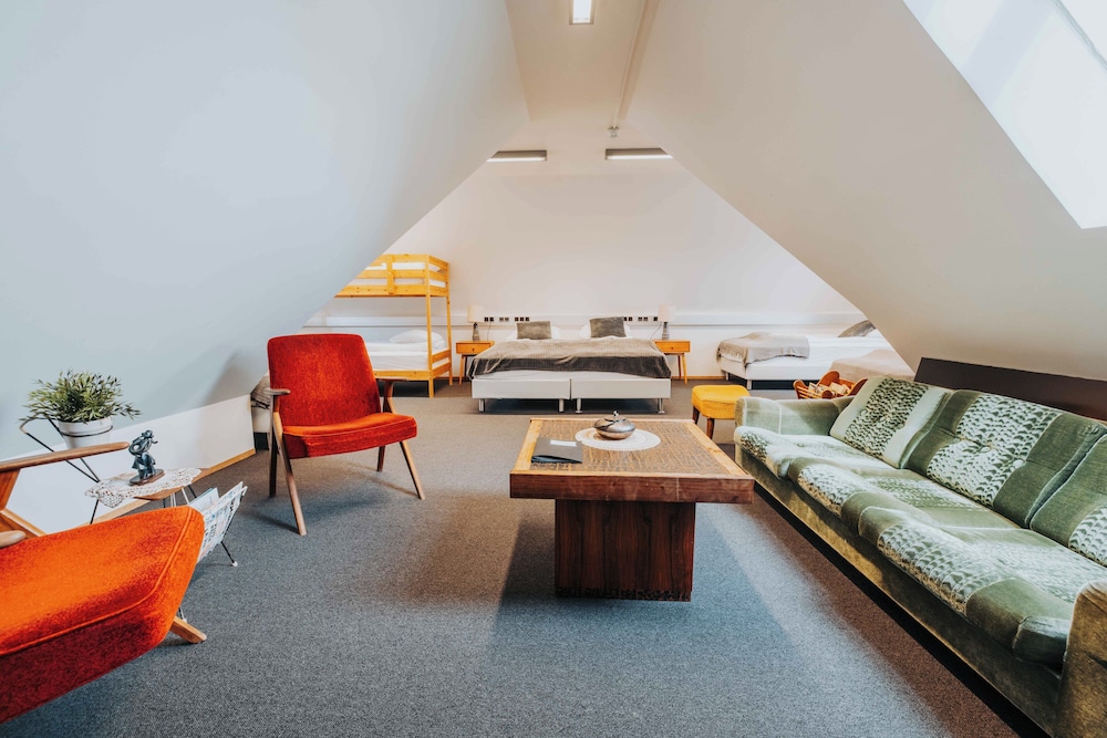 Heradsskolinn Historic Guesthouse 32/50