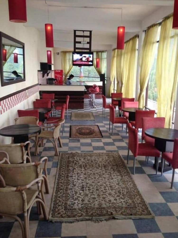 Shangrila Hotel & Resort Changla Gali 48/57