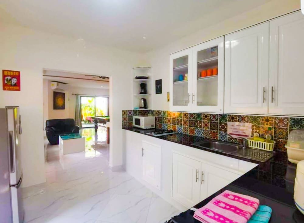 Baan Kanittha - 6 Bedrooms Gt Pool Villa 15/20