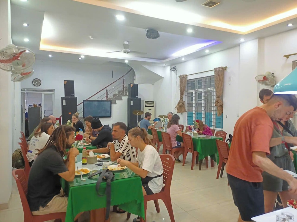 Catba Island Hotel 25/50