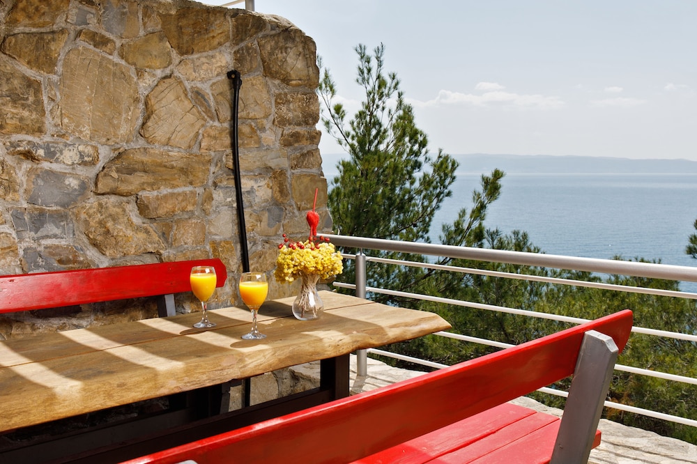 Ark Beach Hotel 33/50