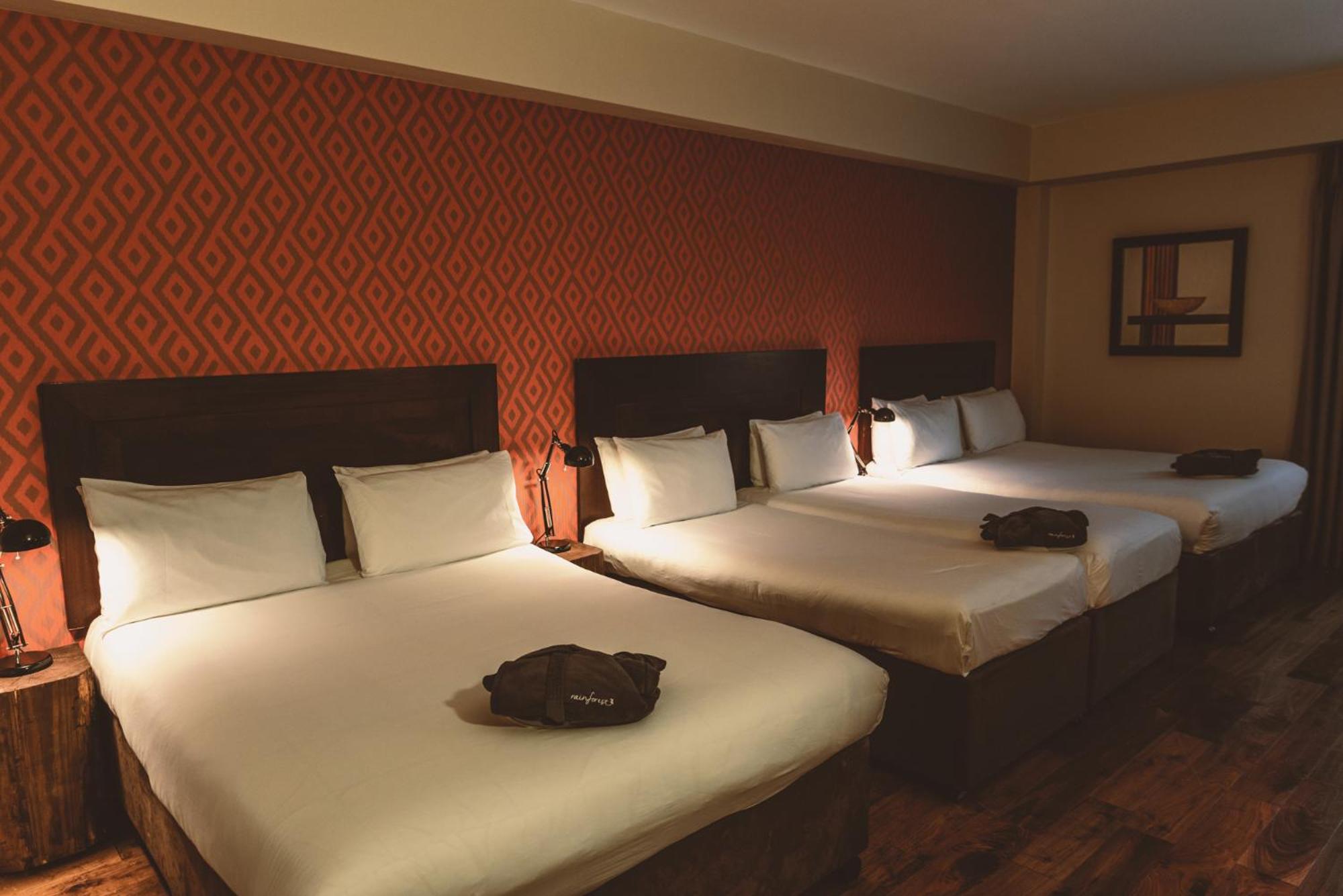 Room, Triple, Summerhill House 2/5
