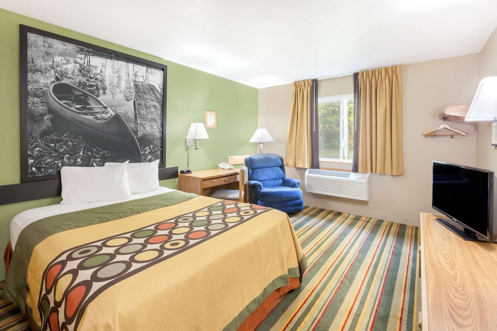 Standard, Queen Bed