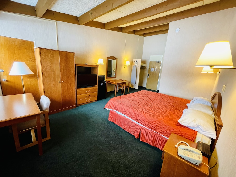 Knights Inn Liberty 2/5