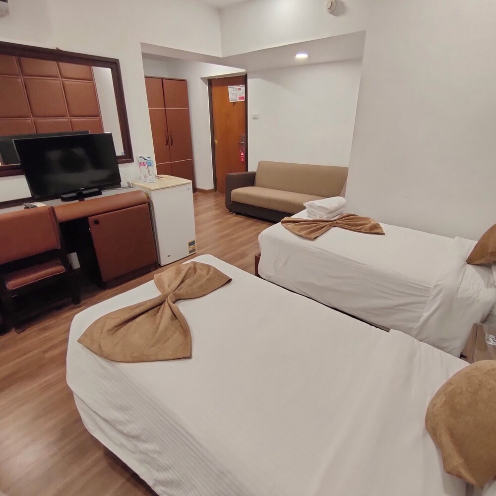 Pearl Hotel 15/39