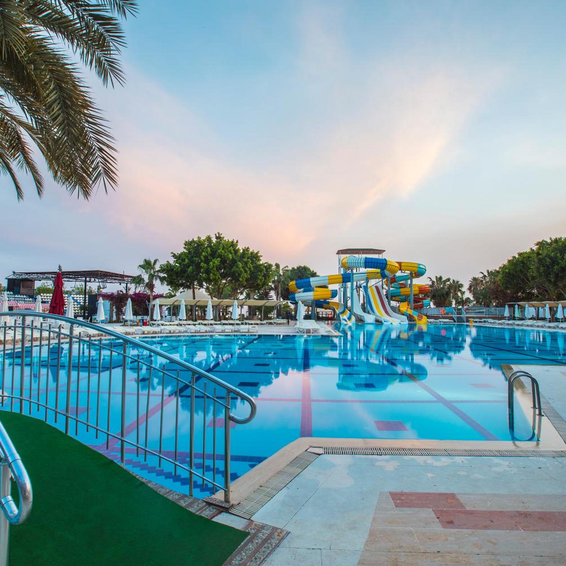 Meridia Beach Hotel 42/51