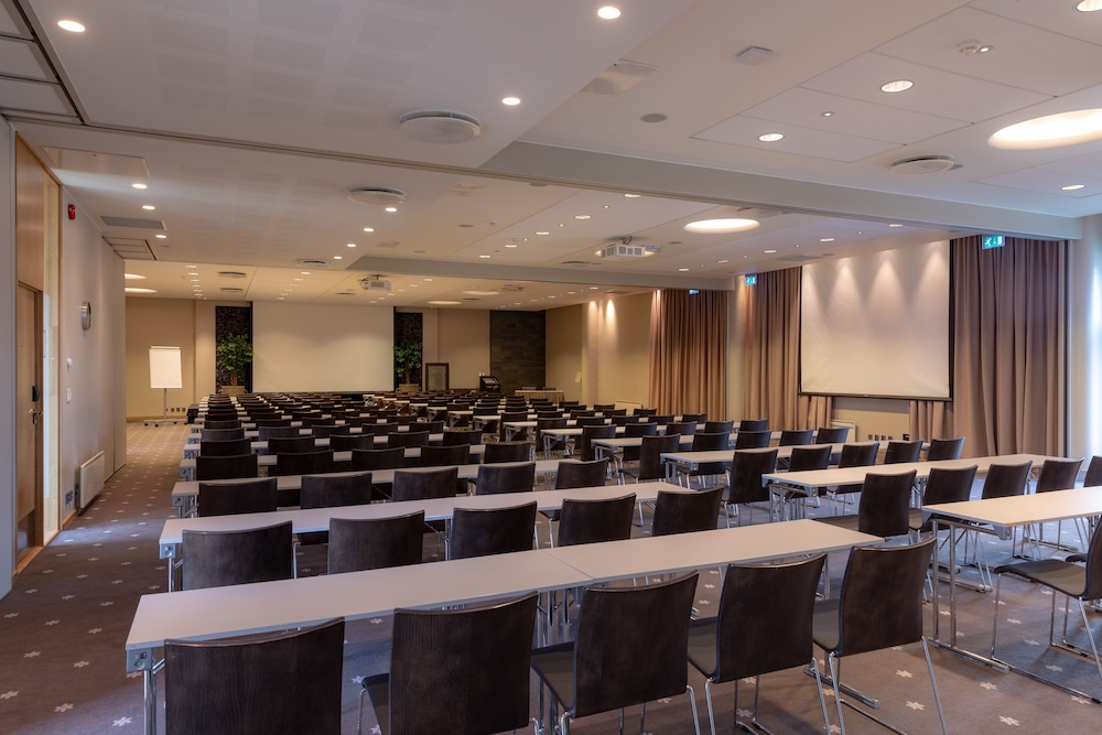 QUALITY HOTEL SKIFER 38/41