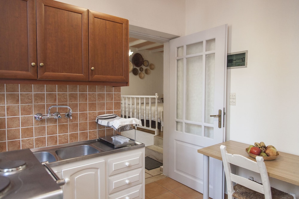 Kasteli Studios &amp; Apartments 48/50