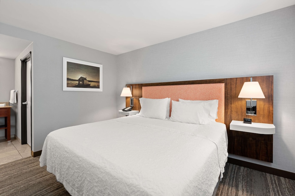 Hampton Inn & Suites Burlington WA 13/39