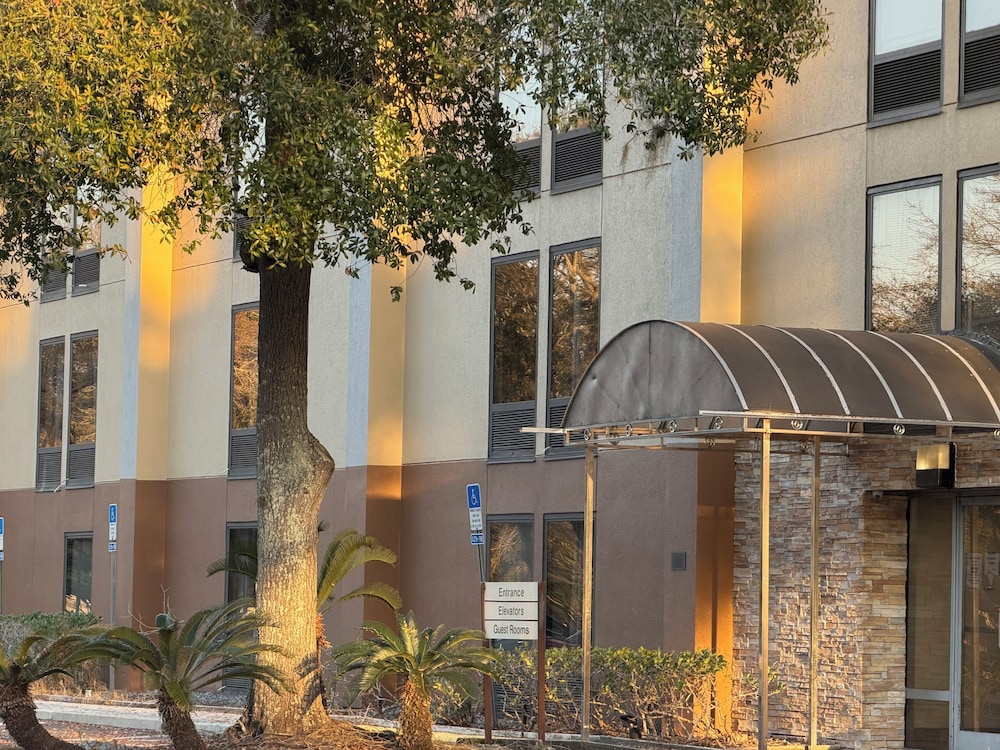 Wingate by Wyndham Jacksonville FL 49/57