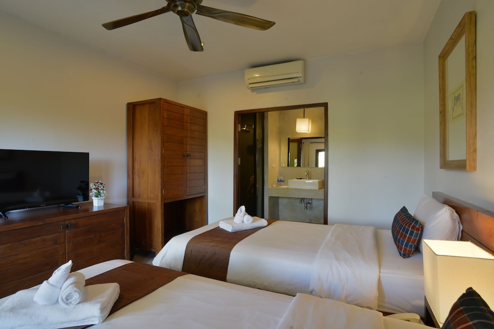 Yoma Hotel 11/69