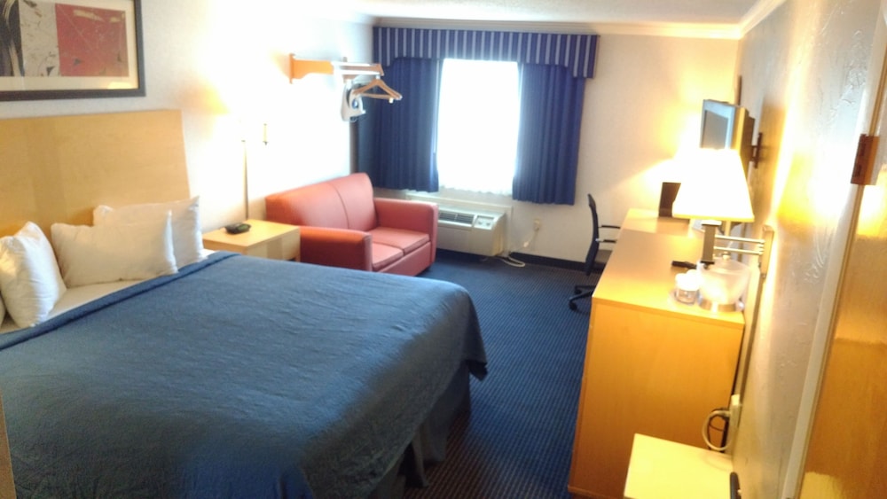 Ambassador Inn Suites 32/43