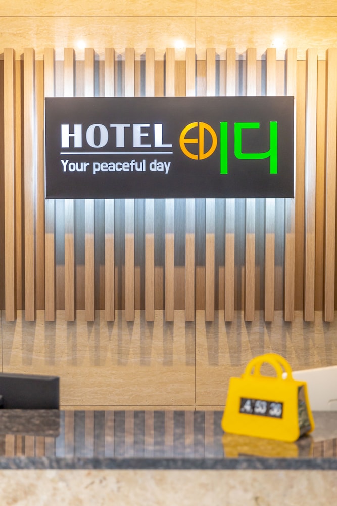 Hotel Ed 18/23