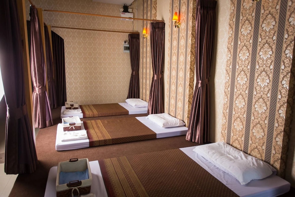 Huen Jao Ban Hotel 38/69