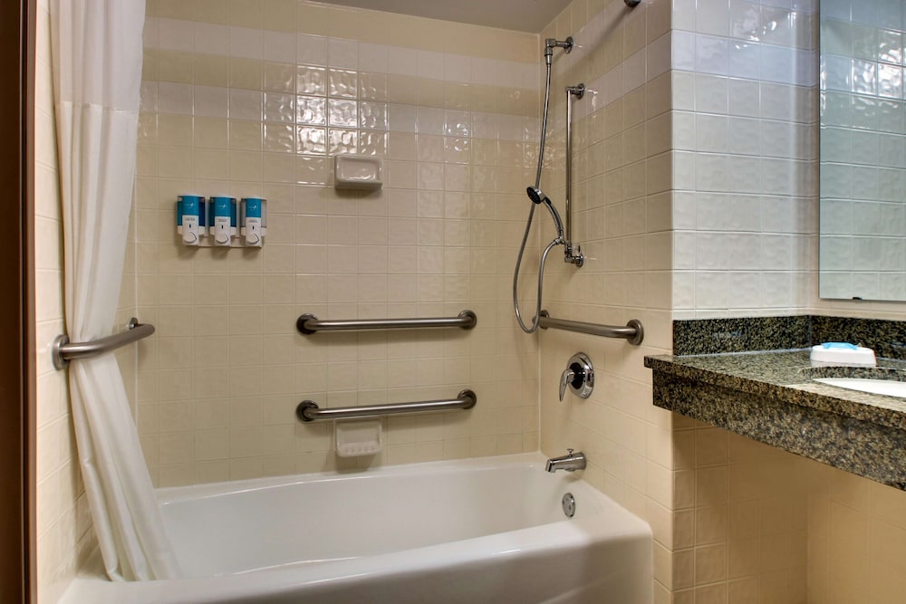 Drury Inn and Suites San Antonio Northwest Medical Center 48/50