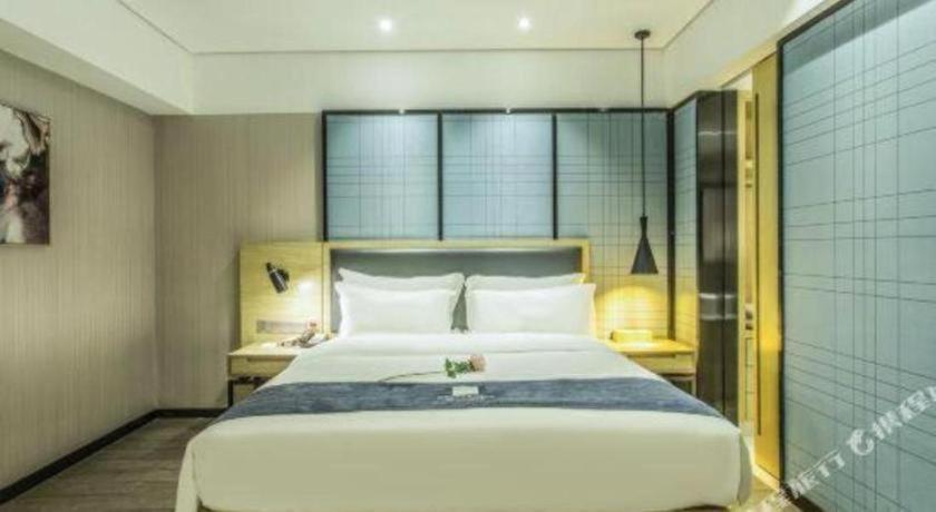 Echarm Hotel (Beihai Railway Station) 38/65
