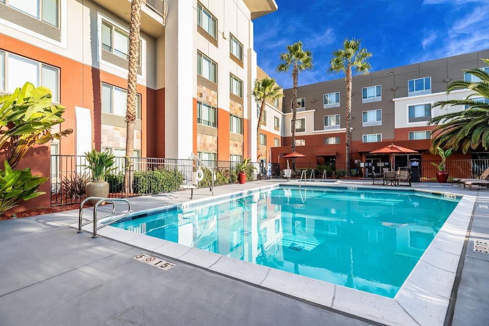 Holiday Inn Express Hotel And Suites Fremont Milpitas Central 67/69