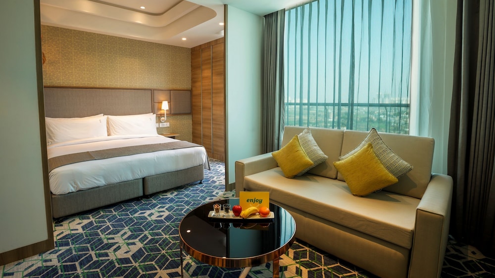Holiday Inn Gurugram Sector 90 32/77
