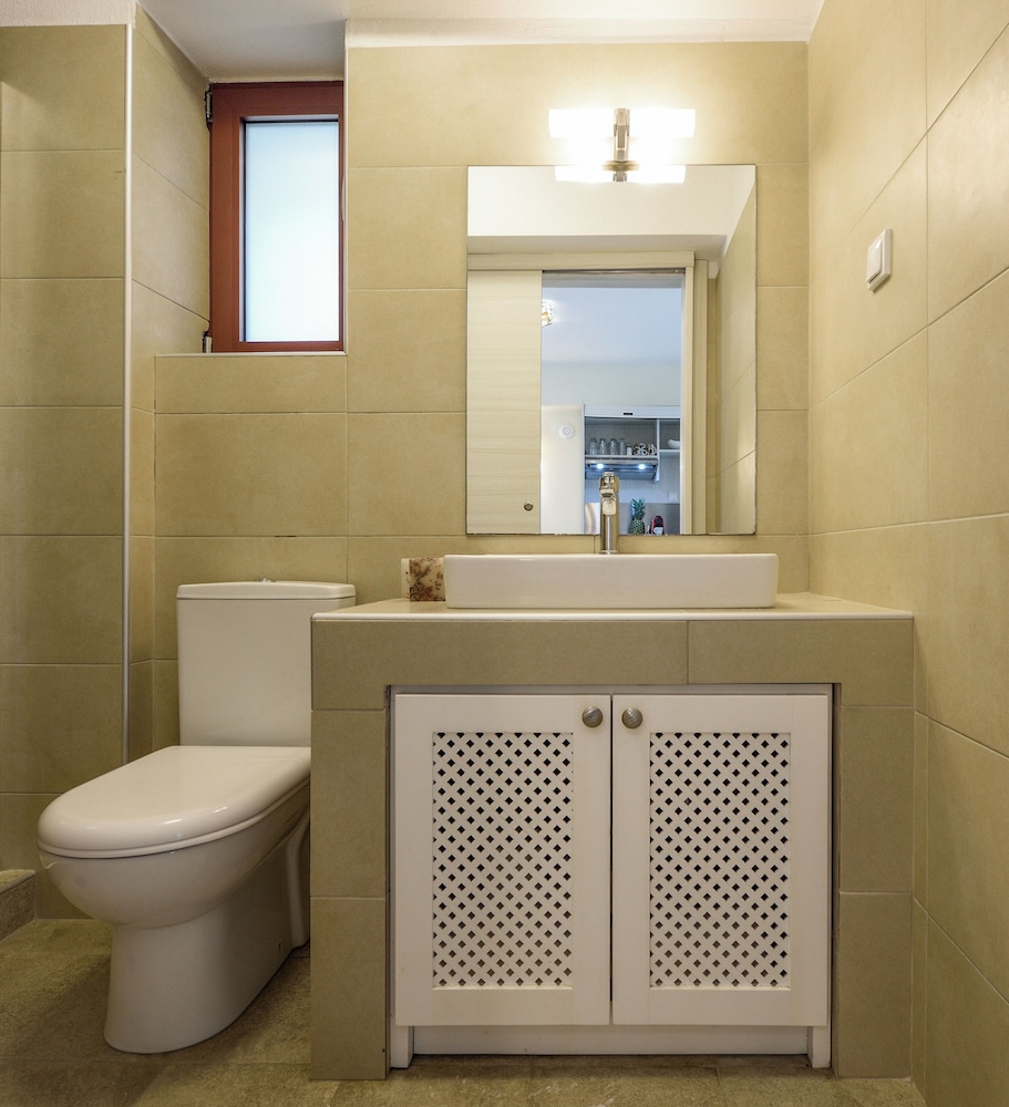 Elpiniki Luxury Apartments 64/66