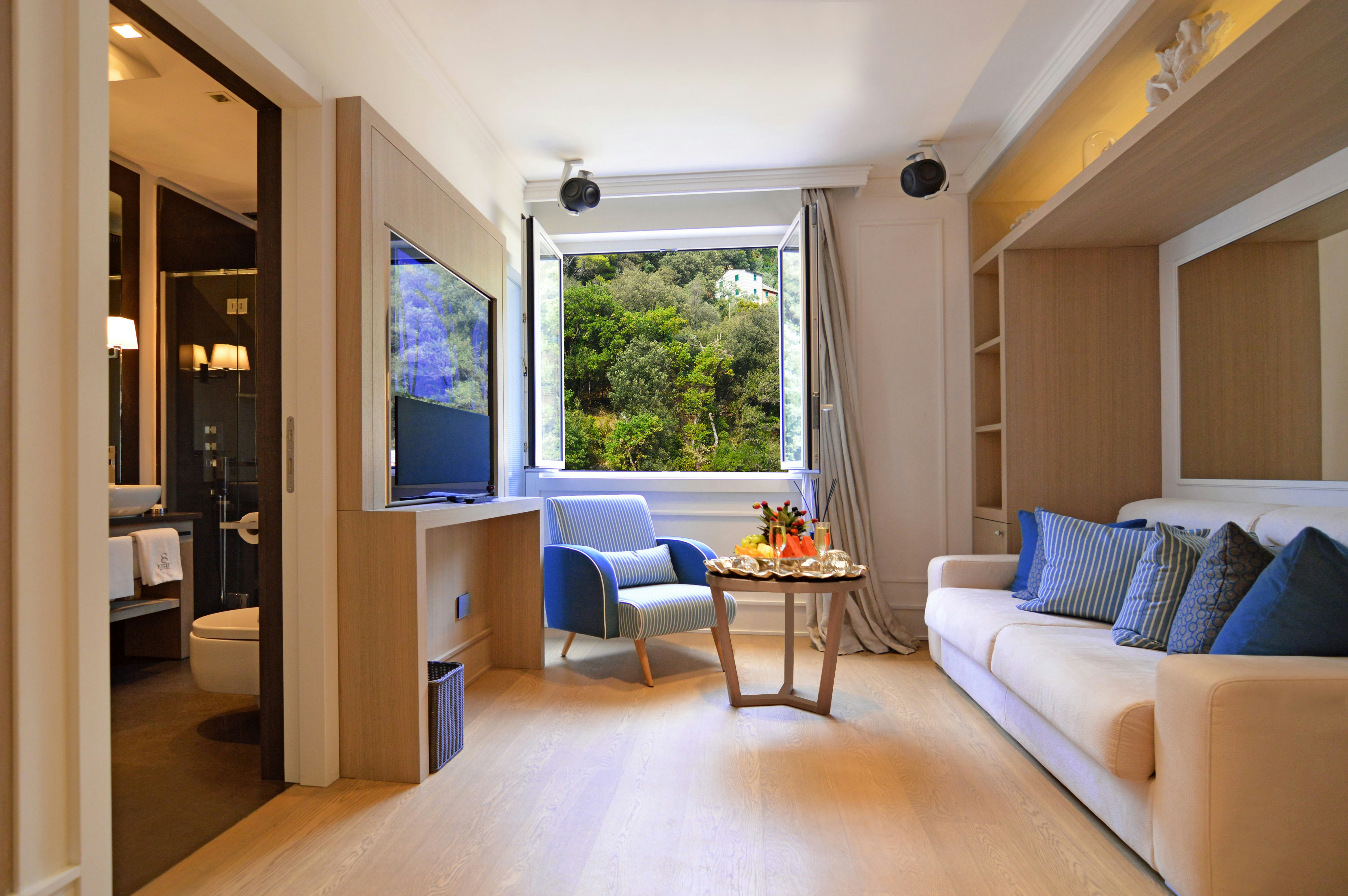 Eight Hotel Paraggi 20/92