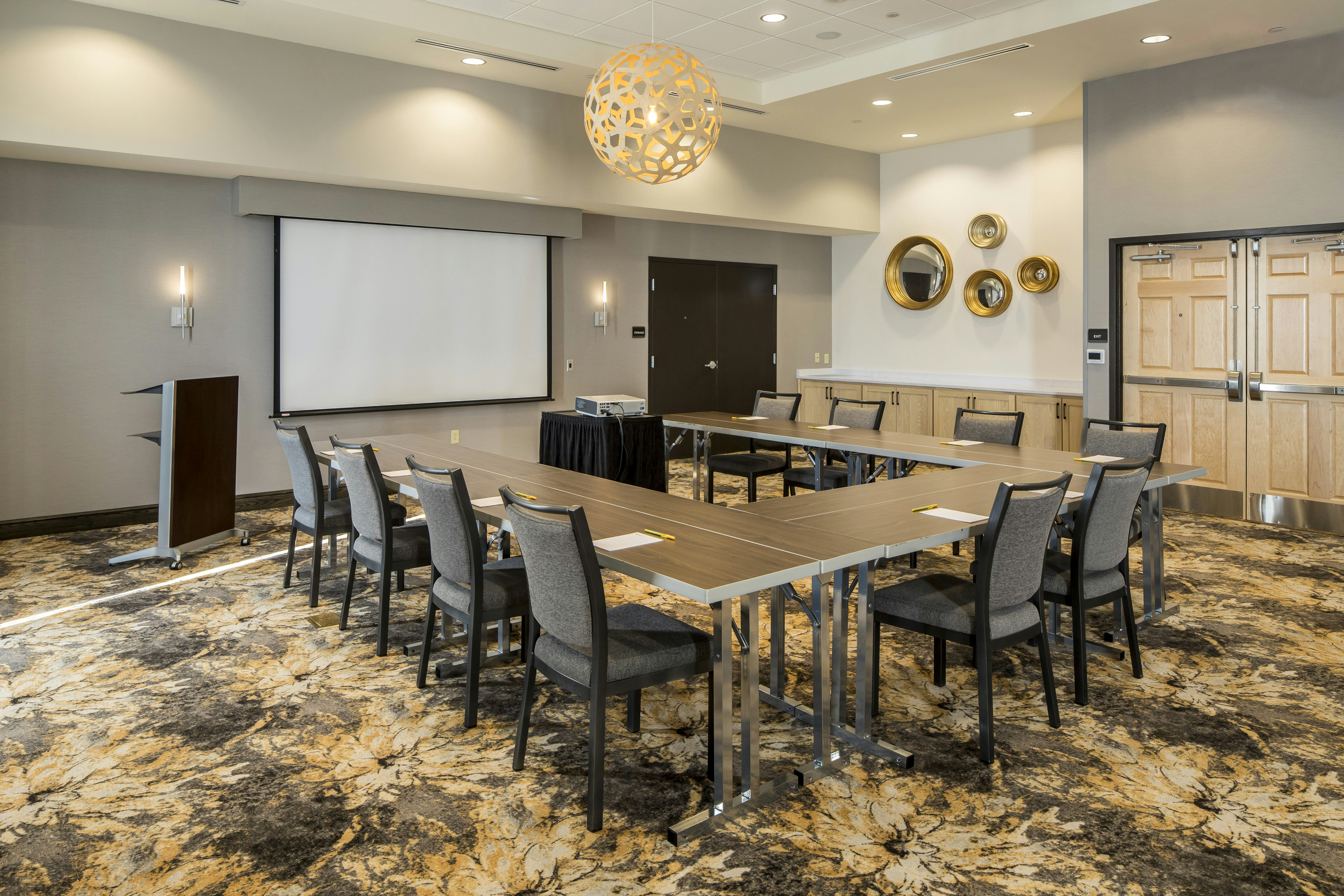 HILTON GARDEN INN PITTSBURGH AIRPORT 15/19