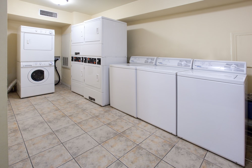 Staybridge Suites Denver - Cherry Creek 8/60