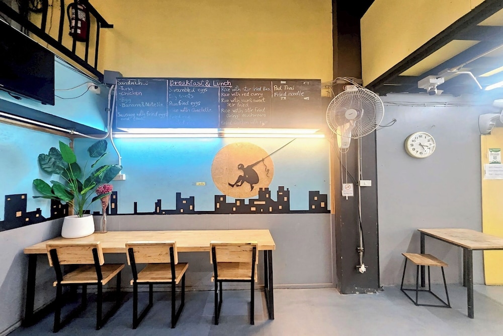 Me U Hostel - Adults Only 9/53