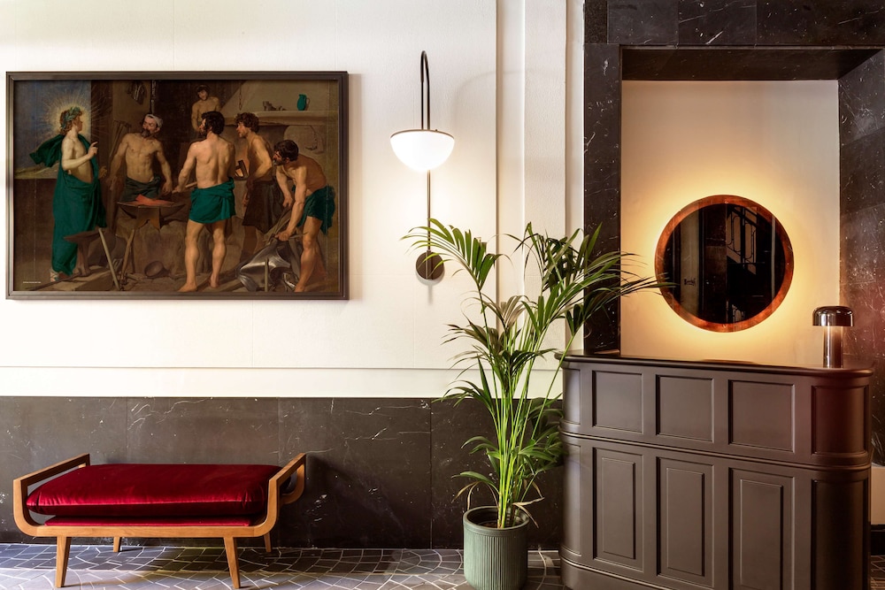 RADISSON BLU MADRID PRADO 12/74