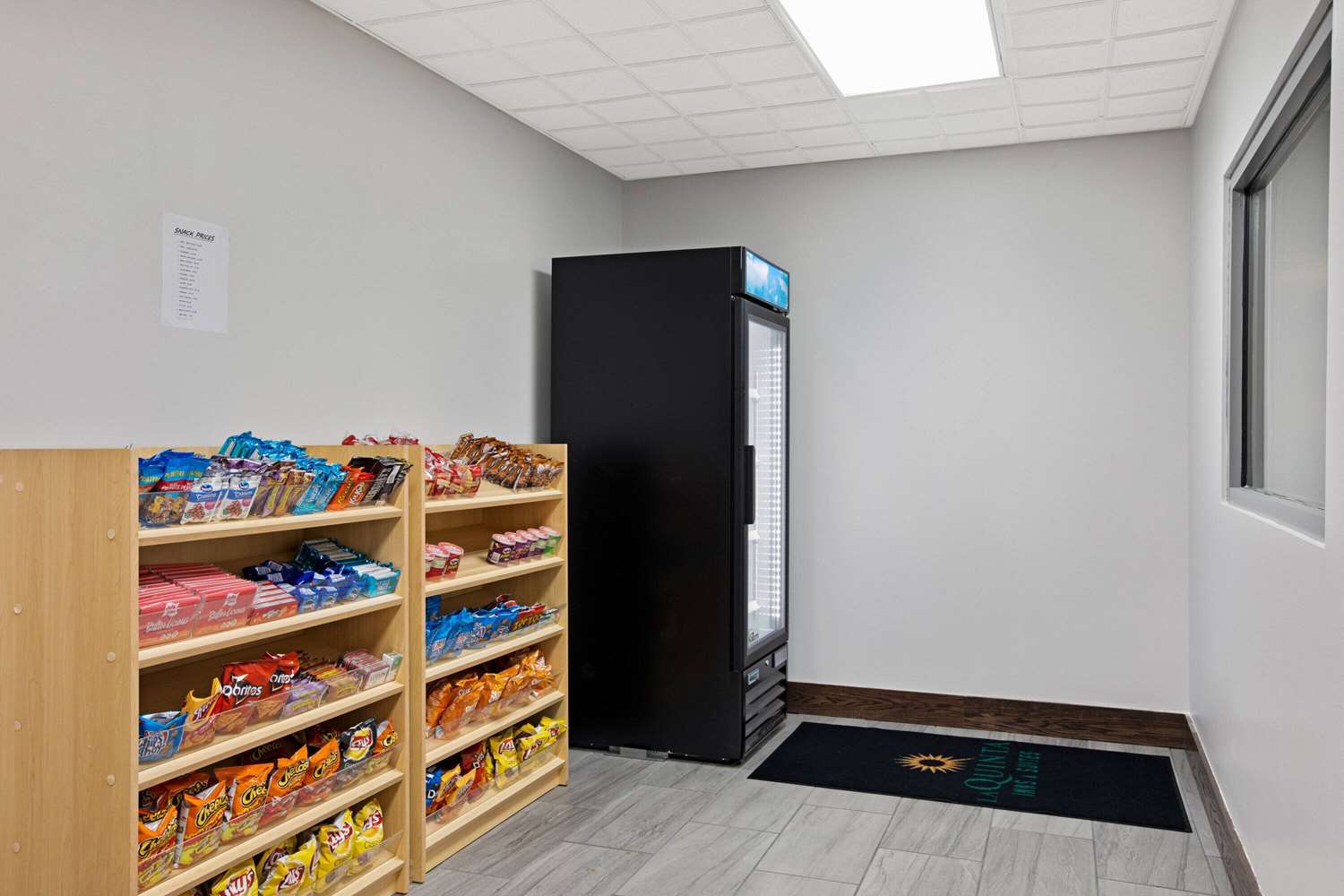 La Quinta Inn & Suites by Wyndham Omaha Airport Downtown 22/25
