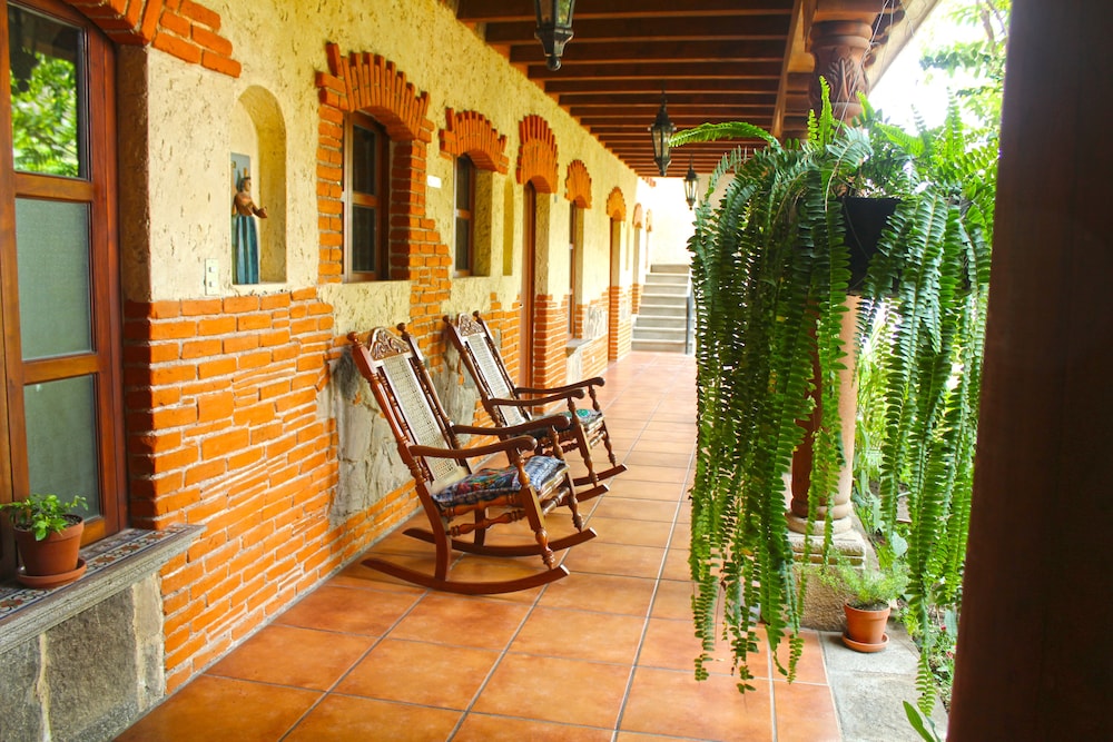 Naif Boutique Hotel & Gallery 54/68