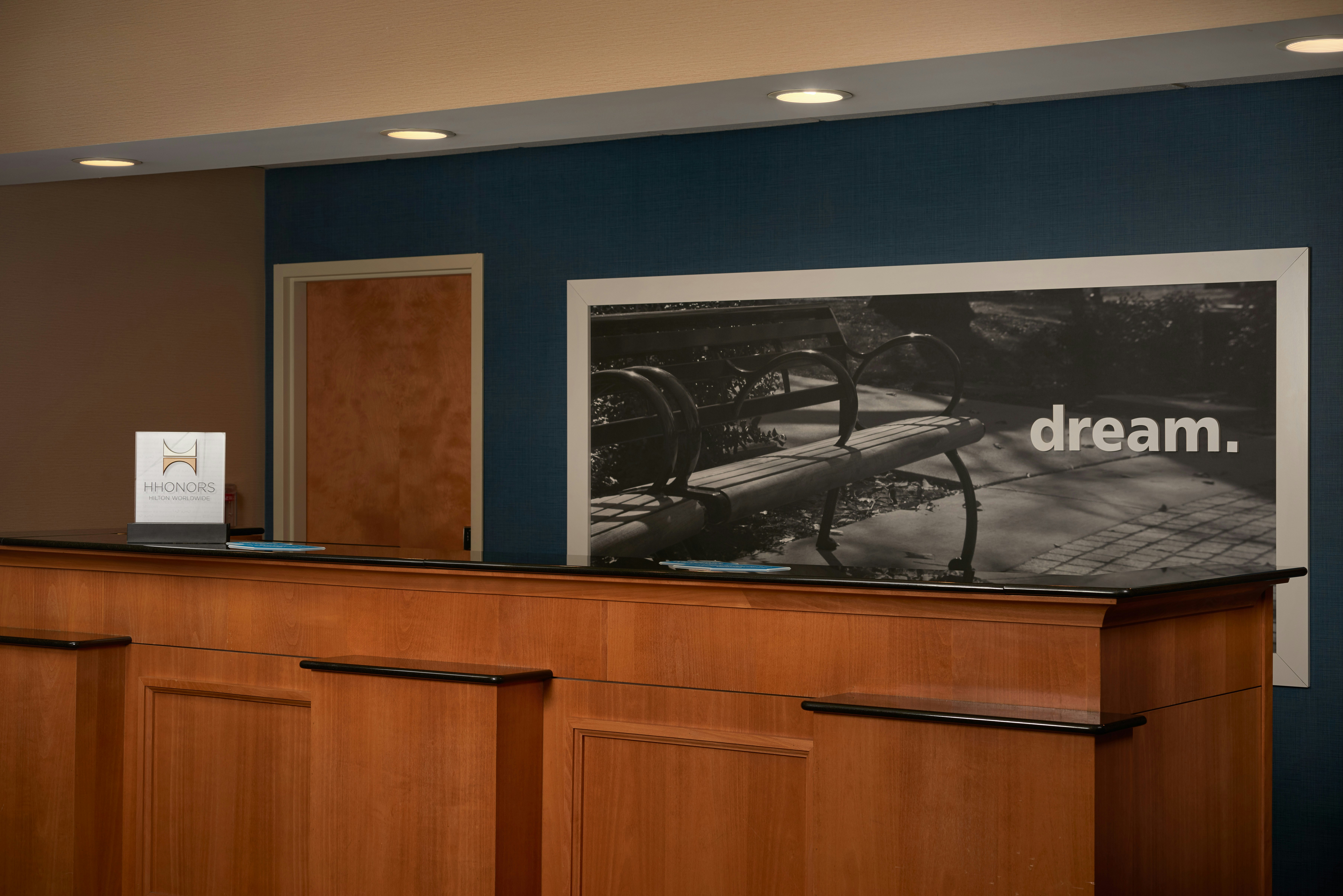 Hampton Inn & Suites Canton 9/54