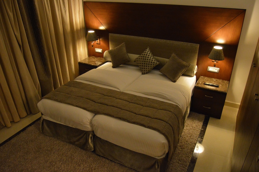 MARKAZIA SUITES 7/78