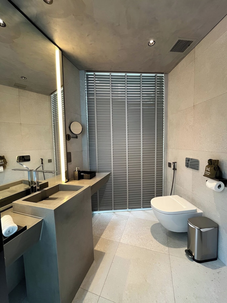 Deluxe, King Bed, Ocean Front، M Hotel Danang 4/4