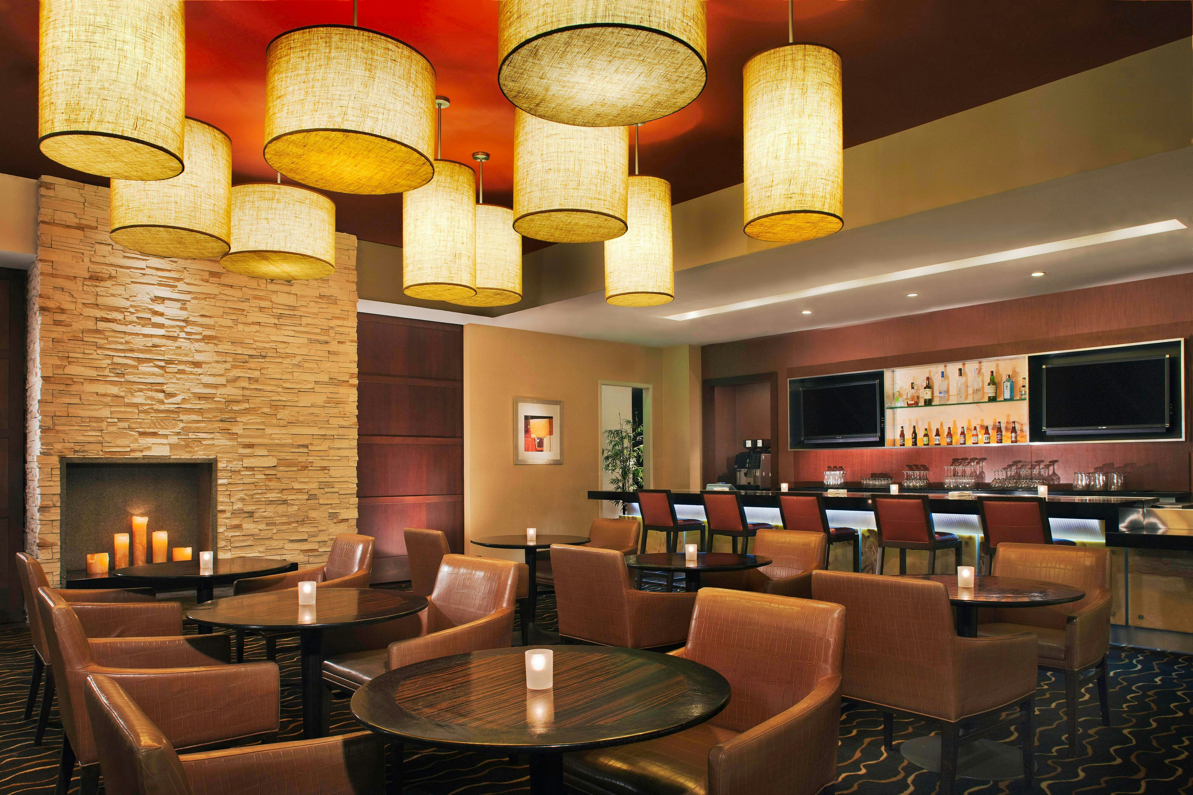 Courtyard By Marriott Los Angeles Sherman Oaks 30/34
